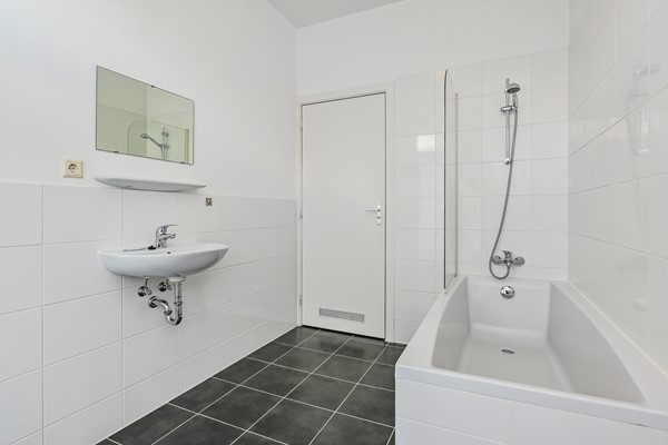 Medium property photo - Uddelstraat 93, 2573 VC Den Haag